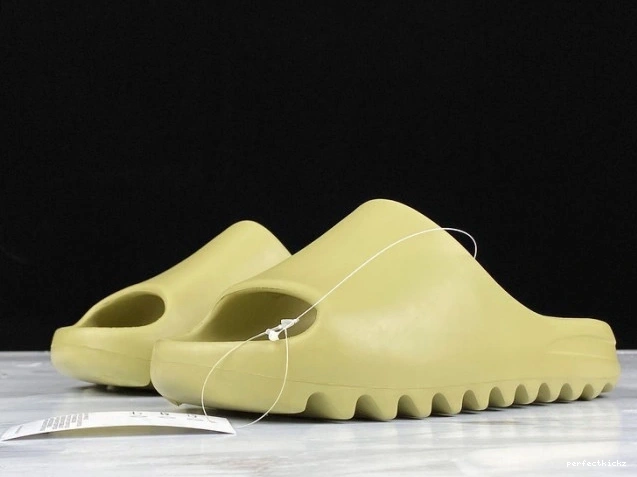 'Resin' Yeezy Adidas Slides FX0494 0806
